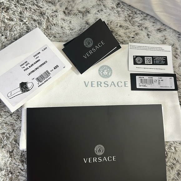 Versace Pool Slides - Picture 4 of 5